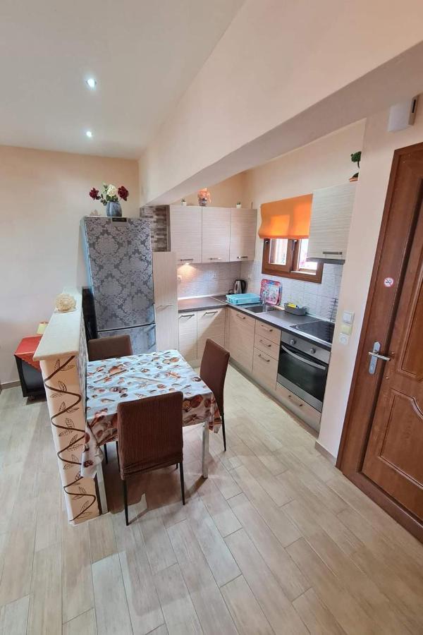 Loukia'S Studios And Apartments Paramonas  Ngoại thất bức ảnh