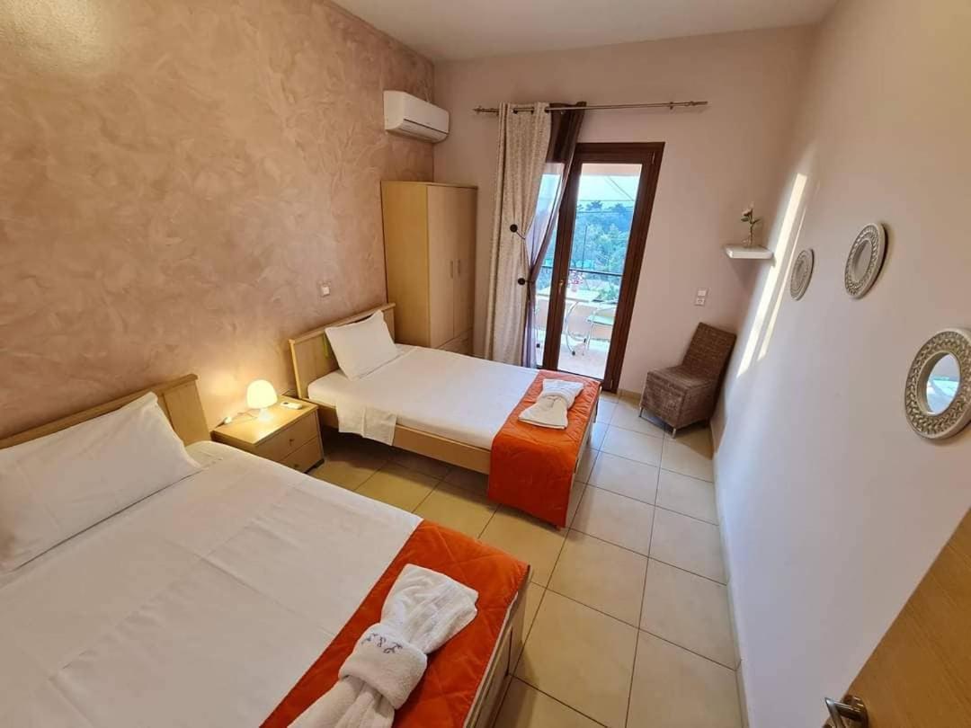 Loukia'S Studios And Apartments Paramonas  Ngoại thất bức ảnh