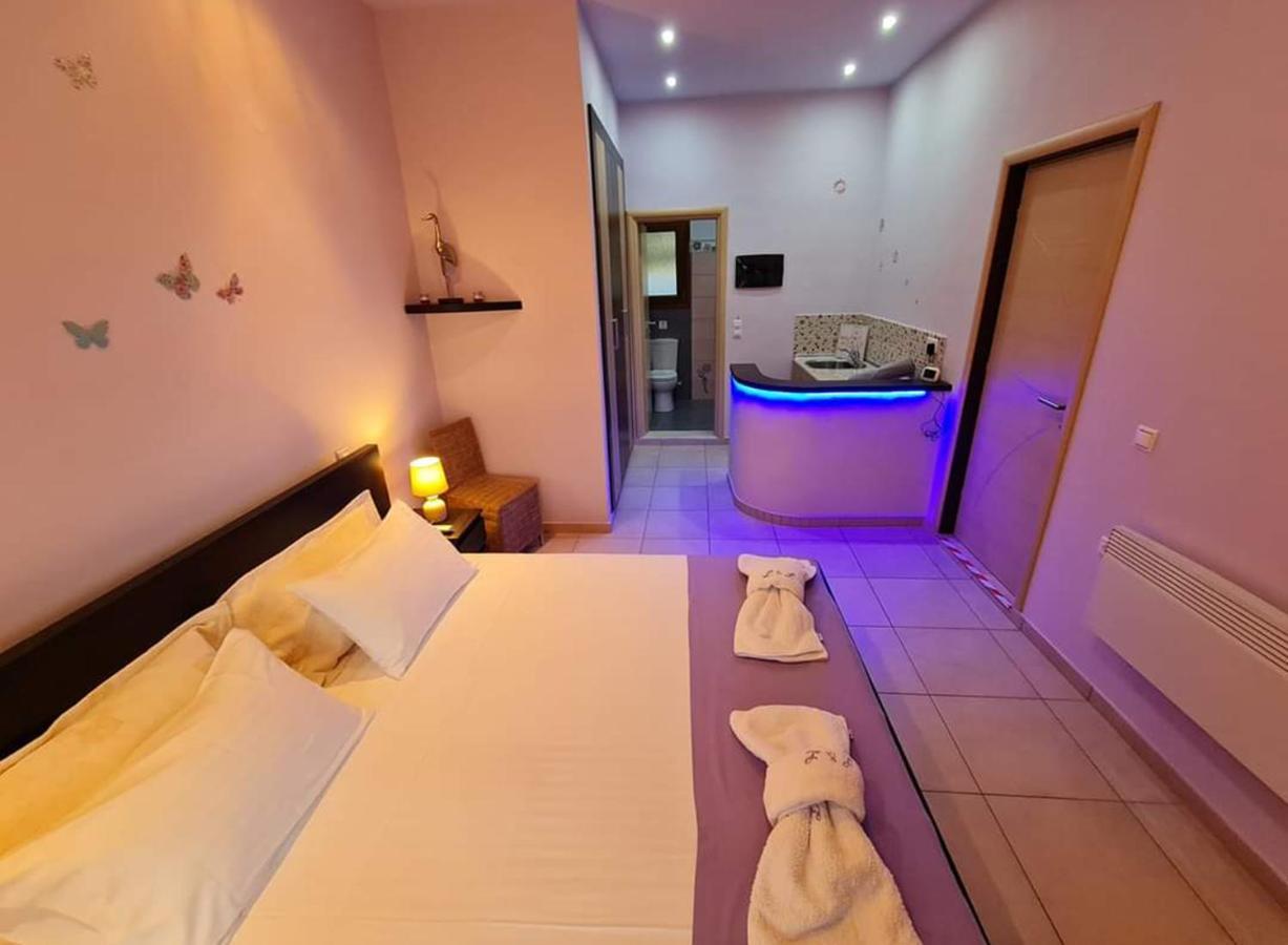 Loukia'S Studios And Apartments Paramonas  Ngoại thất bức ảnh